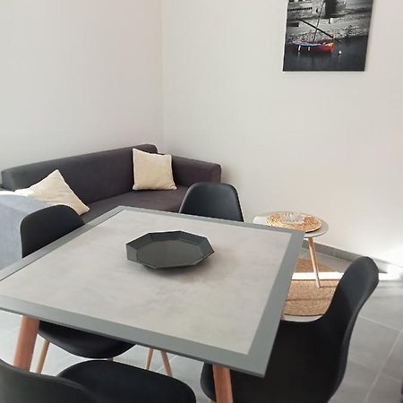 Chez Jean.Mi Apartment Millas Luaran gambar